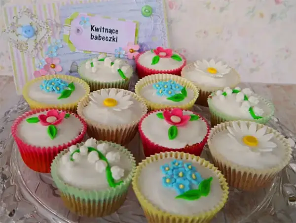 Czym ozdobić muffinki? 10 kreatywnych pomysłów na dekoracje
