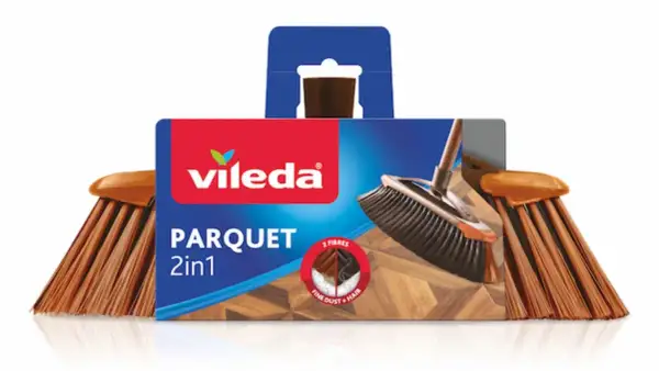 Vileda Parquet 2in1: scopri come si lava il parquet con questa scopa, ideale per raccogliere polvere e capelli.