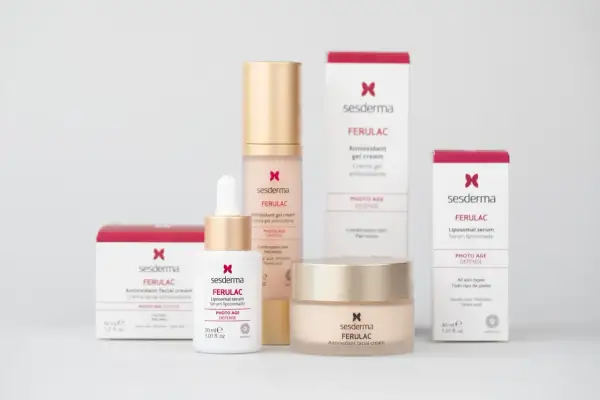 Zestaw kosmetyków Sesderma Ferulac: serum liposomalne i krem. Ochrona przed starzeniem dla każdej cery.