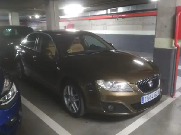 Seat Exeo 2.0 TDI 143cv marrón en parking. ¿Problemas con este modelo?