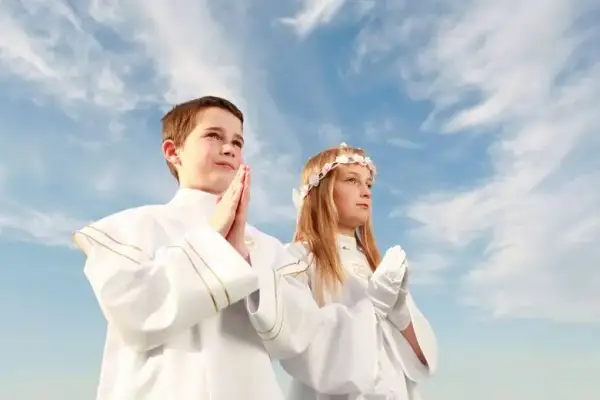Co się mówi na komunie? Wzruszające życzenia i inspiracje dla dziecka