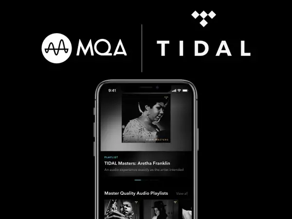 Logo MQA i TIDAL na czarnym tle nad ekranem telefonu z playlistą TIDAL Masters: Aretha Franklin.