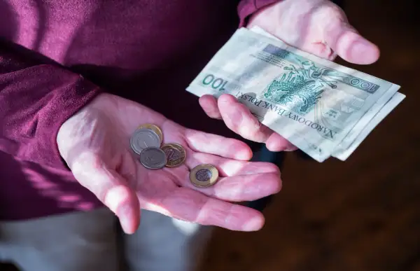 Minimalna renta netto 2026: Ile dostaniesz na konto po waloryzacji?