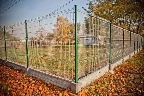 Jak podwyższyć ogrodzenie panelowe - proste sposoby na większą prywatność