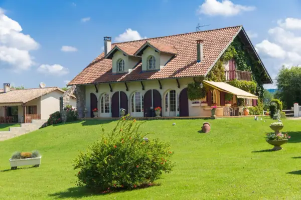 Casa con giardino curato, ideale per la vendita immobile ereditato prima dei 5 anni.