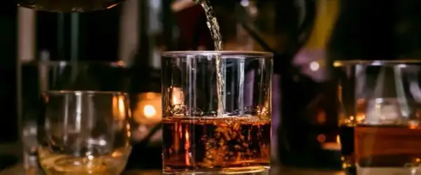2 kieliszki wódki ile promili - sprawdź, jak szybko się upijesz