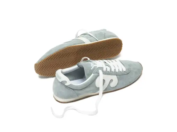 Scarpe da ginnastica Wushu uomo in camoscio azzurro con lacci bianchi e suola in gomma.