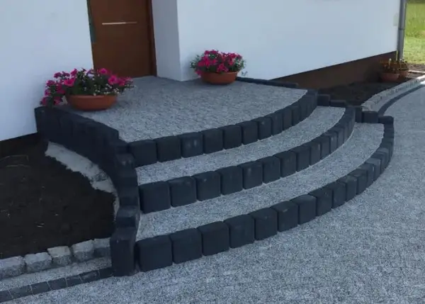 Jak ułożyć kostkę brukową na schodach betonowych, by uniknąć błędów?