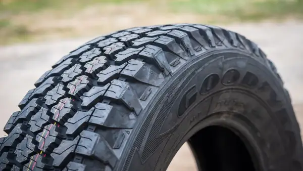Opony do SUV 4x4: Jaki wybrać? Poradnik eksperta