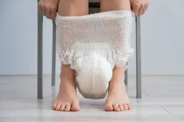 Kiedy zmieniać pampersa, aby uniknąć podrażnień i dyskomfortu?