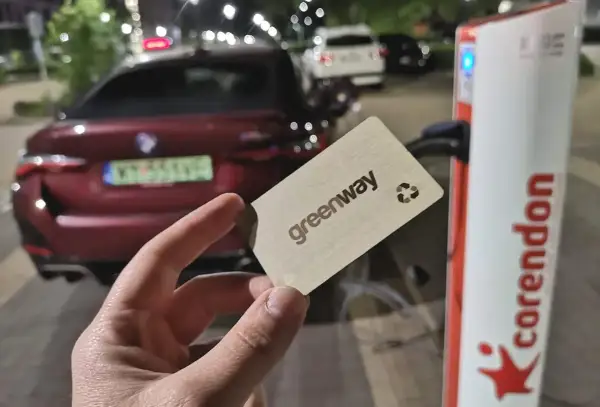 Karta Greenway do ładowania samochodu elektrycznego, gotowa do użycia przy ładowarce Corendon.