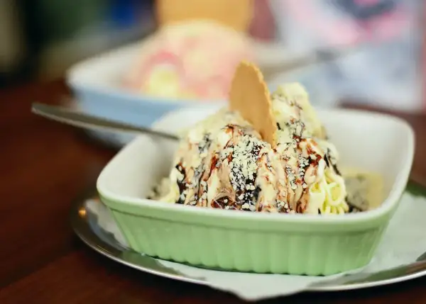 Proste przepisy na zdrowe lody bez cukru, które pokochasz