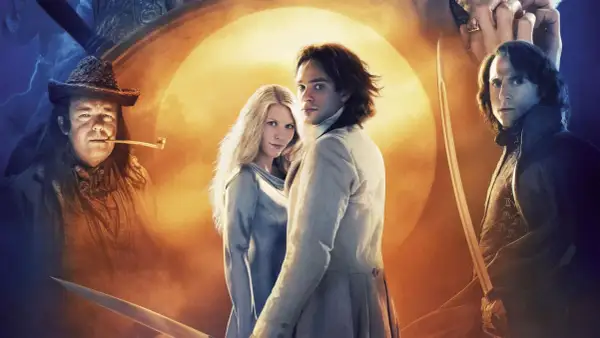 Postery z fajne filmy przygodowe/fantasy: para w strojach z epoki, mężczyzna z fajką i tajemniczy jegomość z mieczem.