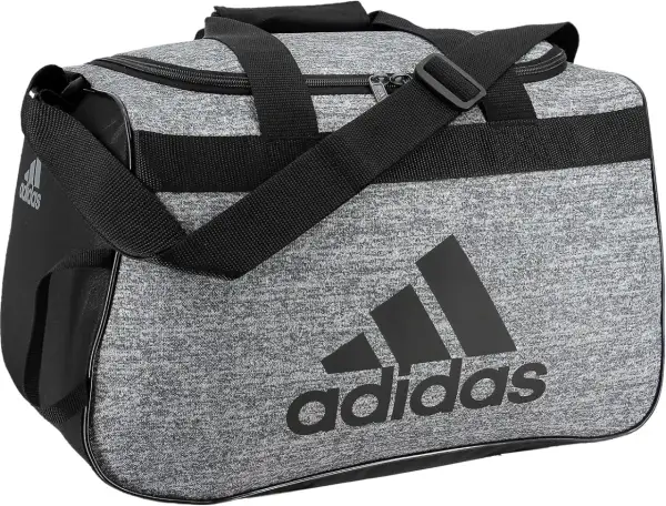 Borsone Adidas donna grigio melange con logo nero, perfetto per la palestra o il weekend.