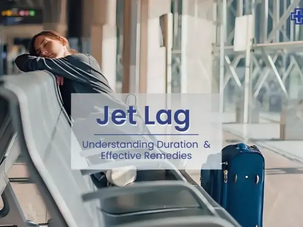 Erschöpfte Reisende am Flughafen, die auf effektive Tipps hoffen, um Jetlag zu vermeiden und die Reise zu genießen.
