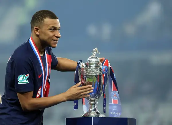 Ile naprawdę zarabia Mbappé w tydzień? Szokujące liczby i źródła dochodów
