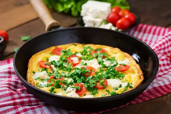 Ile kalorii ma omlet? Zaskakujące różnice w kaloryczności!