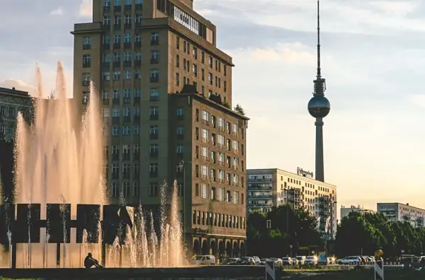 Ile kosztuje wynajem mieszkania w Berlinie? Poznaj zaskakujące ceny!
