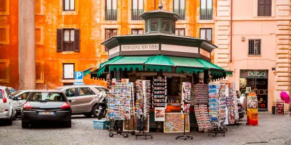 Gdzie kupić pamiątki w Rzymie – najlepsze miejsca i jak uniknąć podróbek