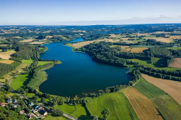 Pomorskie atrakcje: Od Trójmiasta po Kaszuby. Zaplanuj idealną podróż!