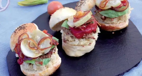 Mini-burgers: Le guide ultime pour des apéritifs qui claquent !