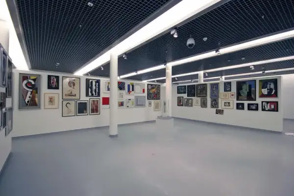 Muzeum sztuki współczesnej Łódź - historia, wystawy i atrakcje