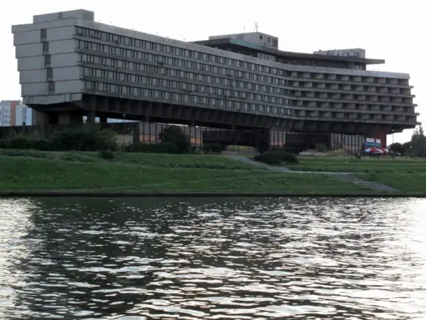 Dlaczego zamknięto hotel Forum w Krakowie? Szokujące przyczyny