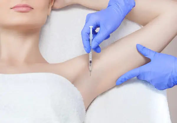 Zabieg botox pod pachy dla komfortu i pewności siebie.