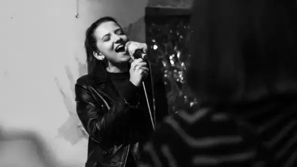 Muzyka z filmu jak pokochałam gangstera: emocje i kluczowe utwory