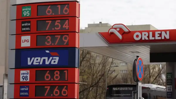 Ceny paliw na Orlenie: Efecta 95 za 6.16, Efecta Diesel za 7.54, LPG za 3.79. Verva Diesel 7.66.