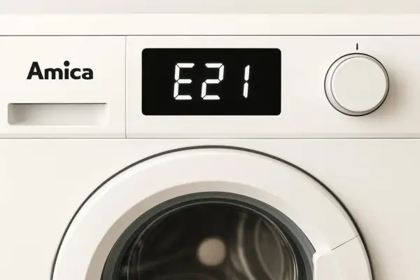 Panel sterowania pralki Amica z wyświetlaczem pokazującym błąd E21.
