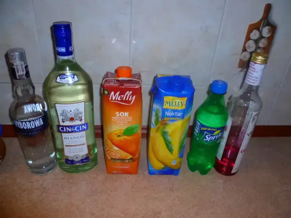 Butelka Cin Cin Bianco, sok pomarańczowy i bananowy, Sprite i inne napoje. Idealne na imprezę!