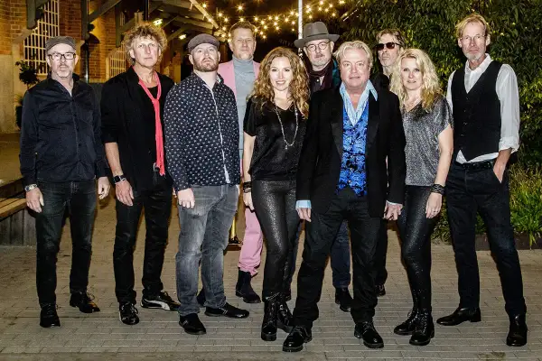 Hanna Wanngård och hennes band står redo för en spelning.