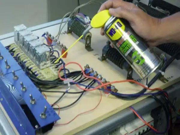Jak czyścić płytki elektroniczne (PCB)? Bezpiecznie i skutecznie!