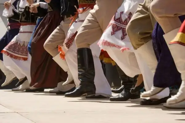 Gdzie na tańce w Kudowie? Odkryj najlepsze miejsca na dancingi