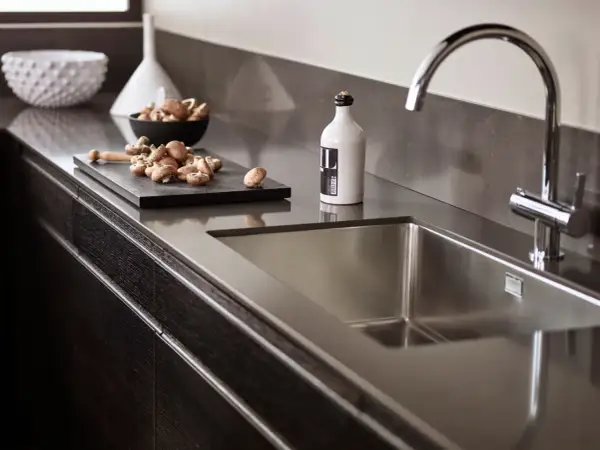 Czym czyścić inox, aby uniknąć zarysowań i zachować blask?
