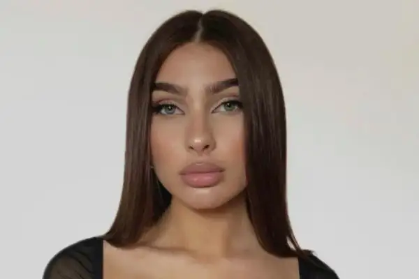 Kim jest Eliza z Hotelu Paradise? Zaskakujące fakty o jej życiu i miłości.