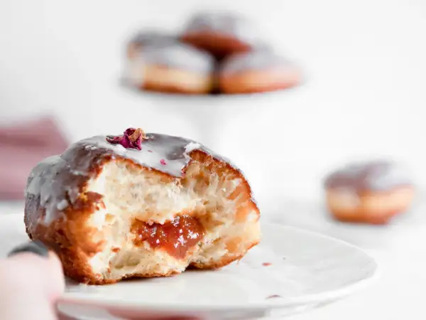 Pączki na smalcu czy oleju - co wybrać dla najlepszego smaku?