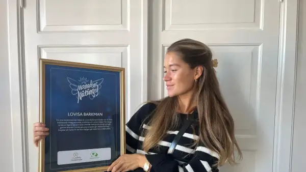 Lovisa Barkman, "Månadens Nätängel", hyllas för sin positiva energi och sitt engagemang online.