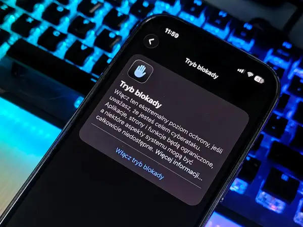 Telefon wyświetla komunikat o "Trybie blokady", ekstremalnym poziomie ochrony przed cyberatakami, który może ograniczyć funkcje systemu.
