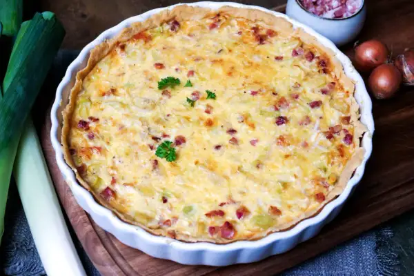 Herzhafte Quiche mit Lauch und Speck, ein köstliches Rezept für jeden Anlass.