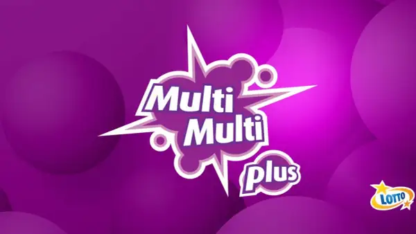 Wygraj z Multi Multi Plus w loterii promocyjnej Lotto! Fioletowe tło z bańkami i wybuchowym logo.