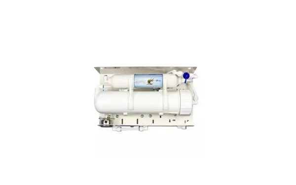 Système de filtration d'eau par osmose inverse. Découvrez les avantages et inconvénients de cette technologie pour une eau pure.