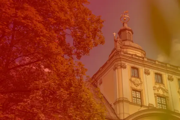 Uniwersytet a akademia: kluczowe różnice, które musisz znać