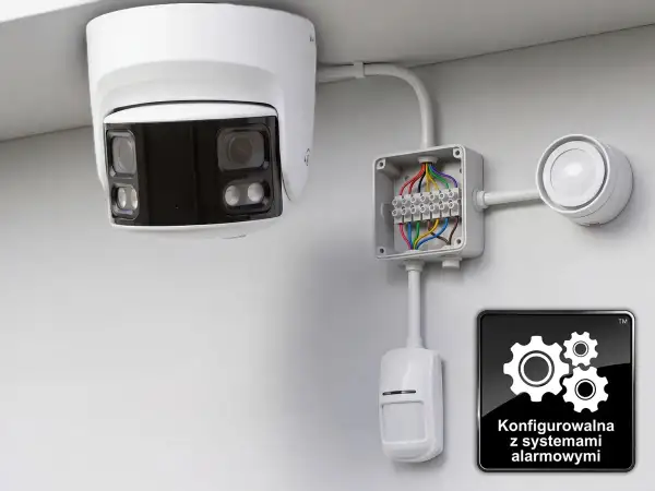 Kamera IP z funkcją onvif, czujnik ruchu i sygnalizator alarmowy podłączone do puszki instalacyjnej.