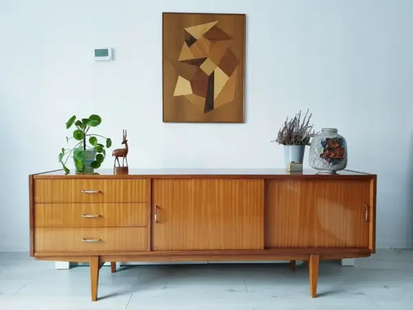 Meble retro PRL – jak znaleźć unikalne i stylowe elementy wnętrz
