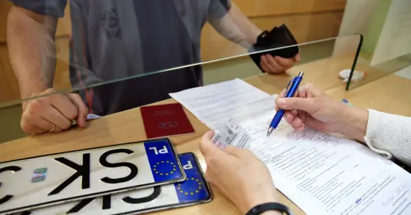 Czy można czasowo wyrejestrować samochód? Sprawdź ważne zasady i koszty