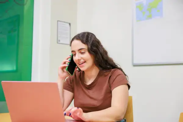 Jak poprawić zasięg internetu w telefonie i uniknąć frustracji?