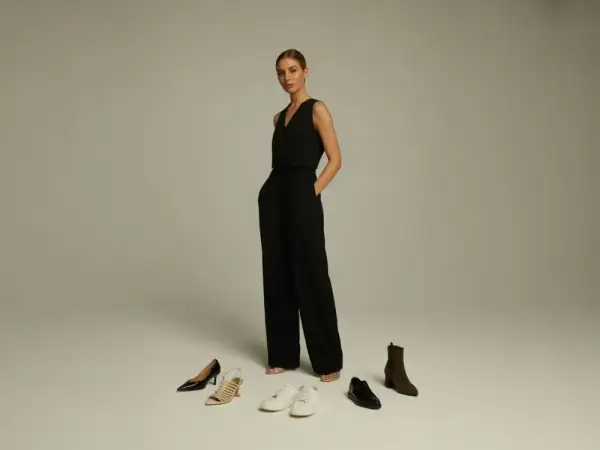 Idealne buty do krótkiego kombinezonu: modne triki na każdą okazję