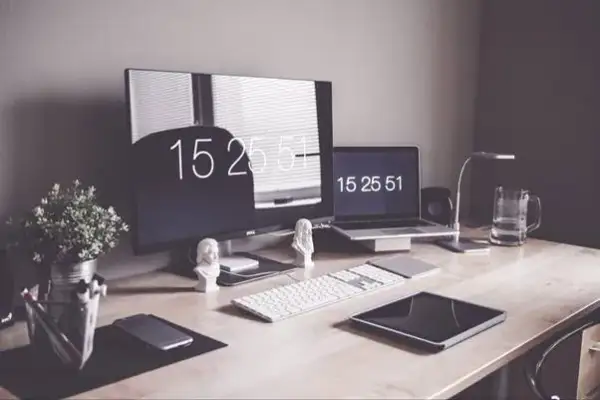 Jak przełączyć ekran z laptopa na monitor bez zbędnych problemów